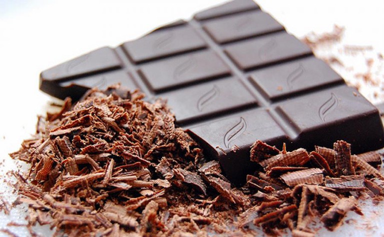 Tác dụng của socola đen là gì? Nên ăn socola đen, socola sữa hay socola trắng?